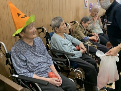 b9d963fa-cb87-4dfc-9c01-35024d471803