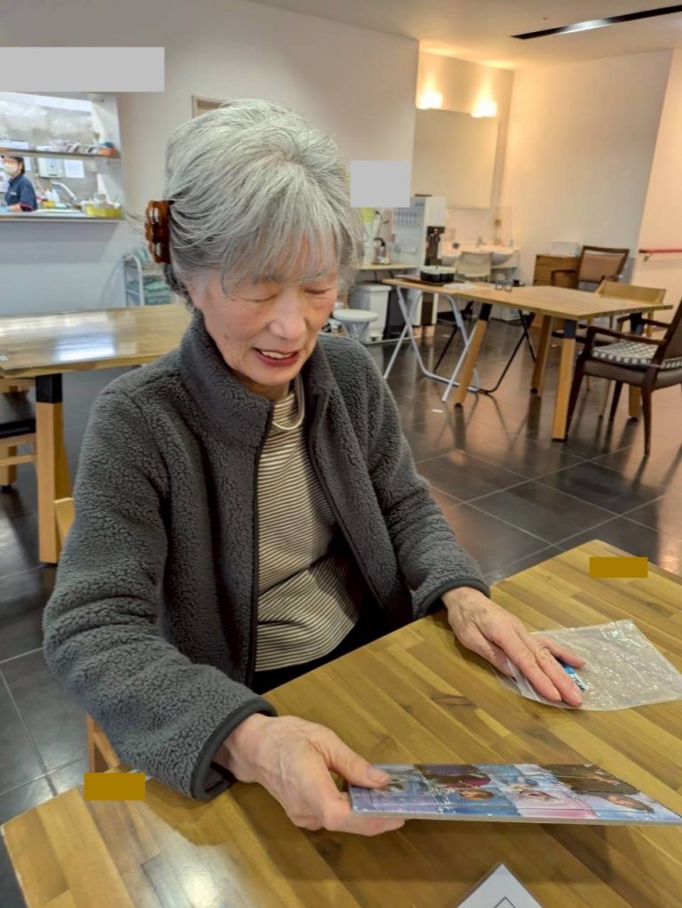 e1d42cdc-049a-4371-b4fb-f30a7580bc54